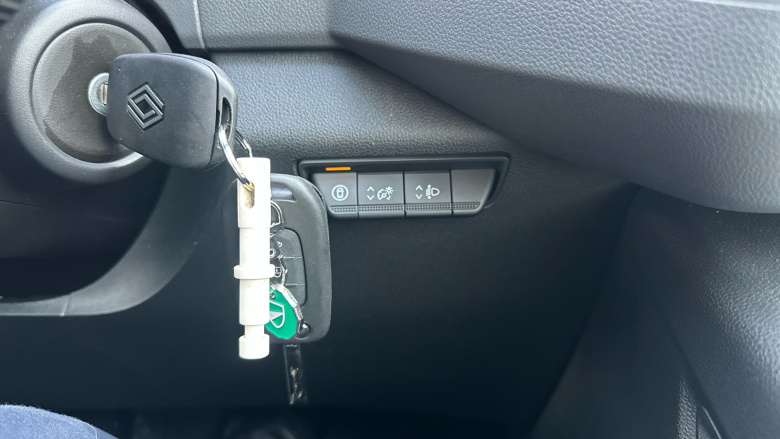 Renault Master Mwb Diesel Fwd MM35 Blue dCi 130 Advance Medium Roof Van